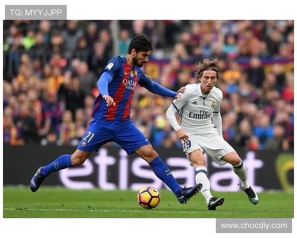 巴萨与皇马激战正酣赛况回顾与精彩瞬间分析